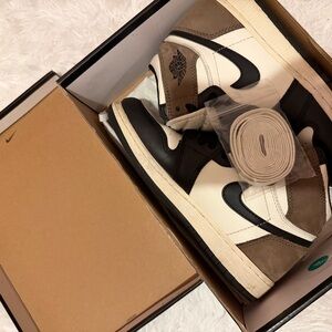 Jordan 1 retro high dark mocha SIZE 4.5 Y / 6 W